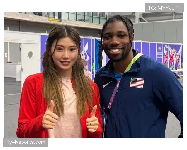 吴艳妮训练间偷戴金链子，这画风也太“不符”体育特训了吧？